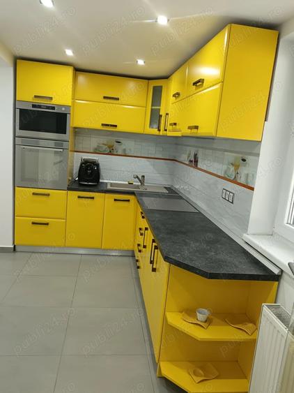 Casă cu 6 camere cu Teren 650 Mp în Piața Cluj