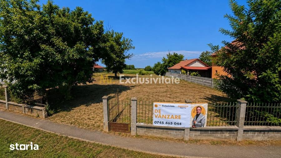 Teren de 2800 mp, în Doba