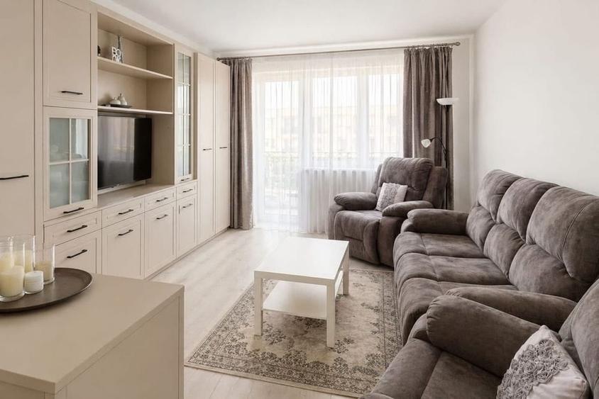 Apartament cu 2 camere decomandat, mobilat în Tractorul — fotografia 3