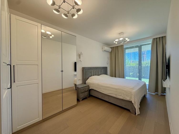 Apartament cu 3 camere decomandat, mobilat în Băneasa