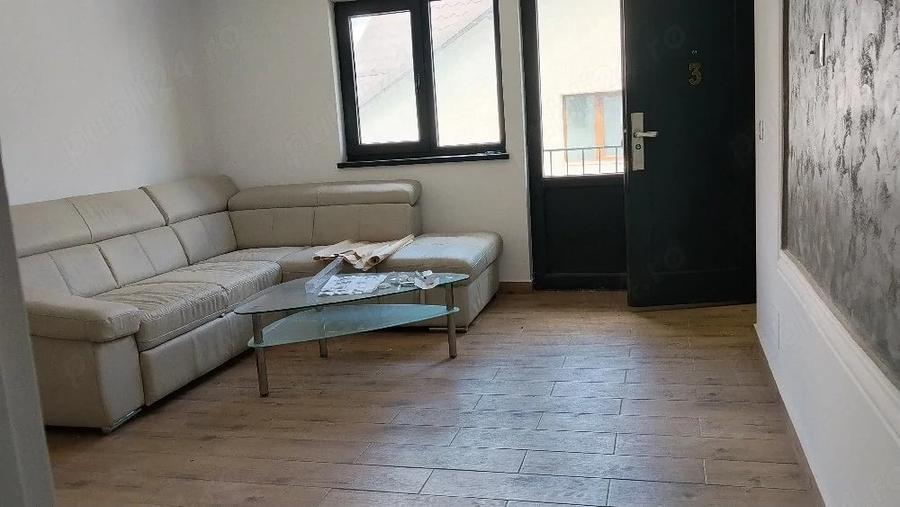 Apartament cu 3 camere decomandat în Humulești