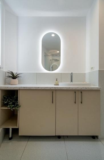 Apartament cu 4 camere, mobilat în P-ța Romană