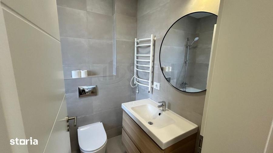 Casă cu 5 camere cu Teren 200 Mp în Central