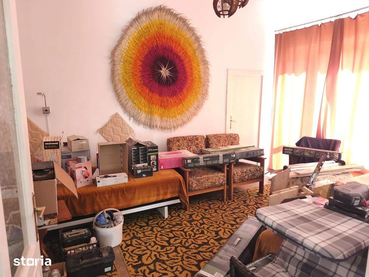 Casa de locuit cu 3 camere, curte si garaj pe strada Budiului - 7