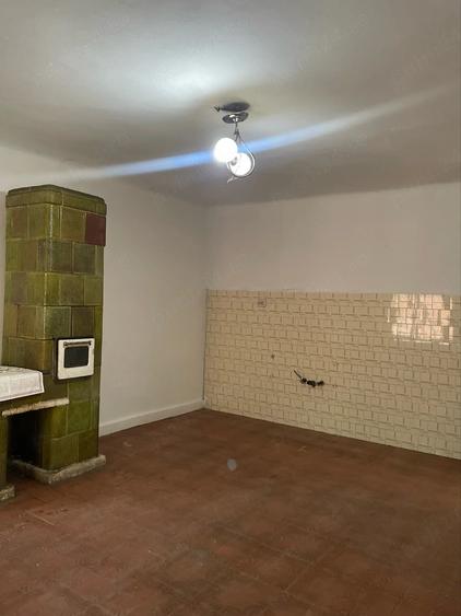 Casă cu Teren 1726 Mp în Central