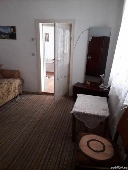 Casă cu 5 camere cu Teren 2000 Mp în Ivești