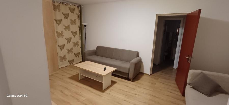 Apartament cu 2 camere semidecomandat în Berceni