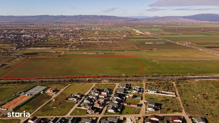 Teren de 72000 mp, în Nord