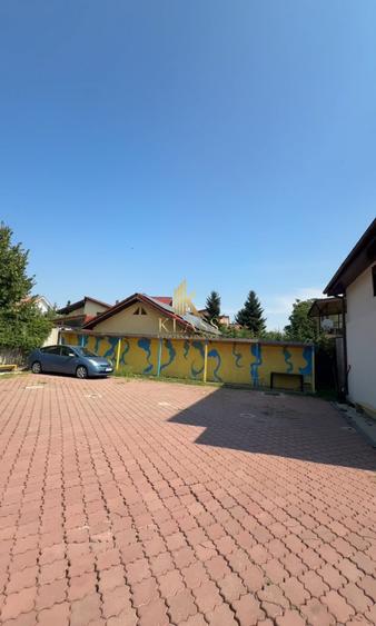 Casă individuală cu 10 camere cu Canalizare în Voluntari