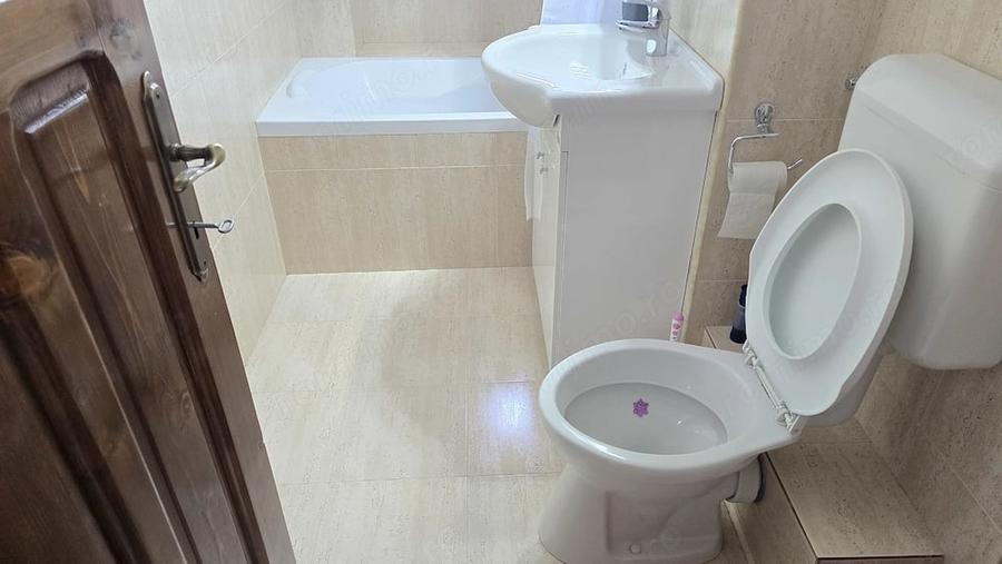 Garsonieră decomandată în Pietroasa