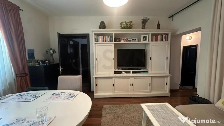 Casă cu 5 camere cu Teren 185 Mp în Vatra Luminoasă