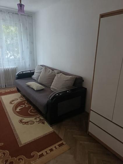 Apartament cu 3 camere decomandat în Tătărași