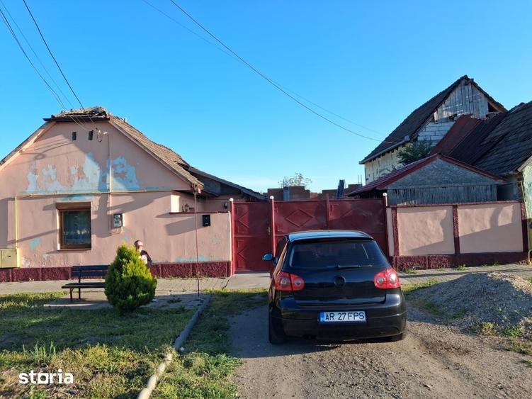 Casă cu 4 camere cu Teren 720 Mp în Fântânele