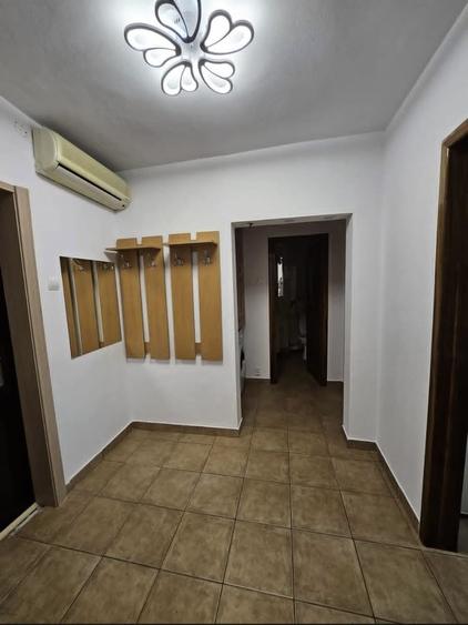 Garsonieră decomandată, mobilată în Berceni