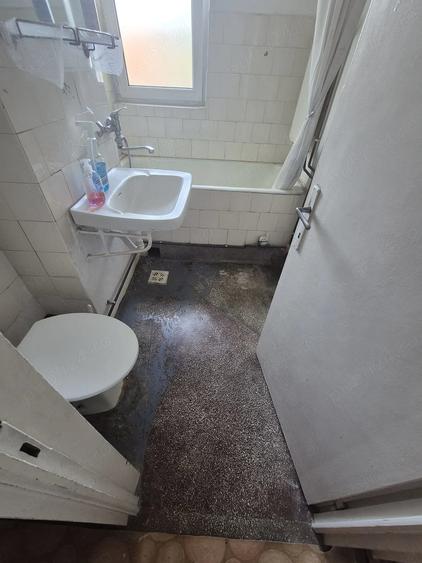 Apartament cu 2 camere decomandat în Cornișa