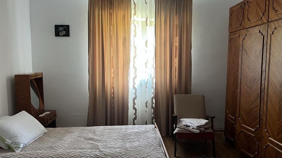Casă cu 4 camere în Gherghița
