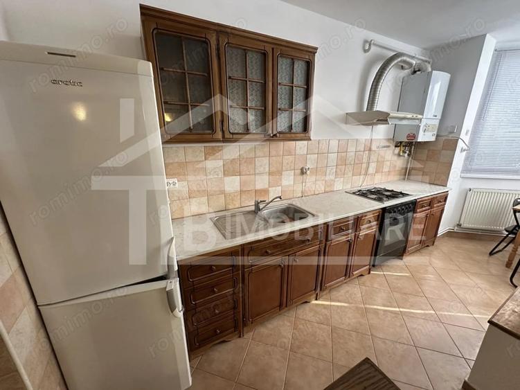 Apartament cu 3 camere semidecomandat în Cornișa