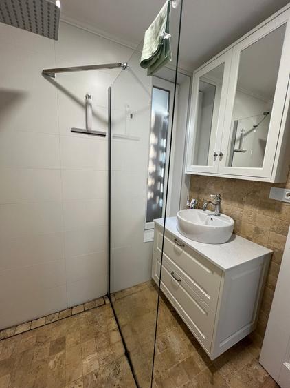 Apartament cu 3 camere decomandat, mobilat în Dumbrăvița