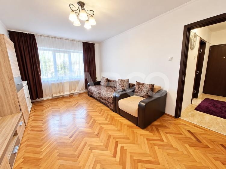 Apartament cu 3 camere decomandat, mobilat în Central