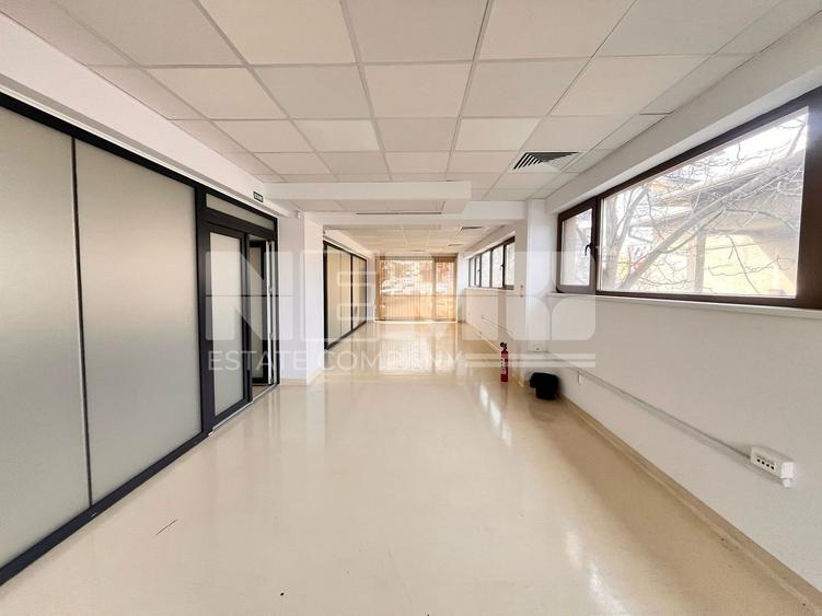 Birou, de 170 mp, în Central
