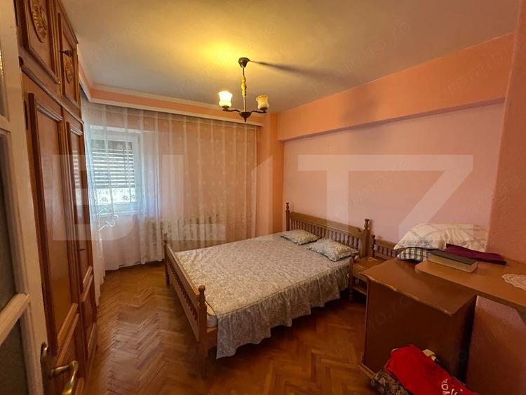 Apartament cu 3 camere decomandat, mobilat în Central