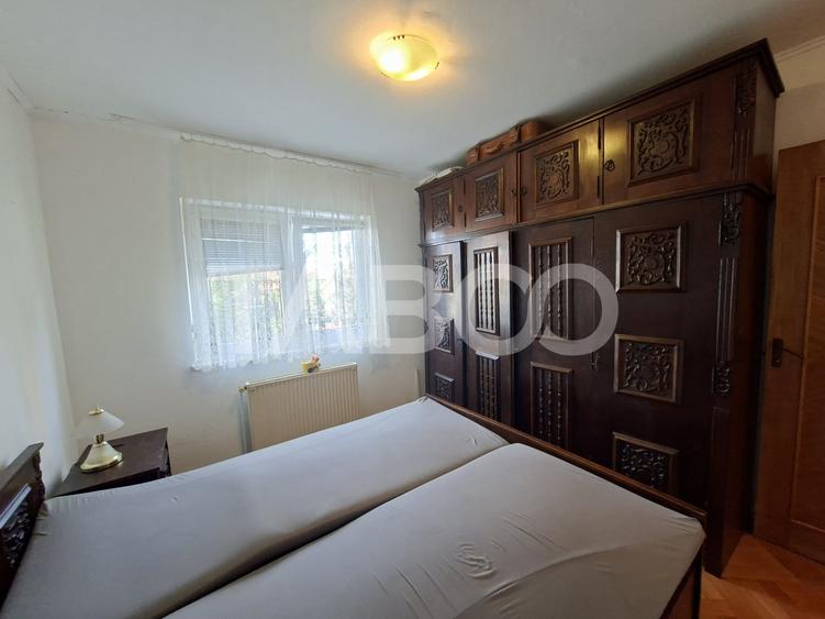 Apartament cu 3 camere decomandat, mobilat în Central