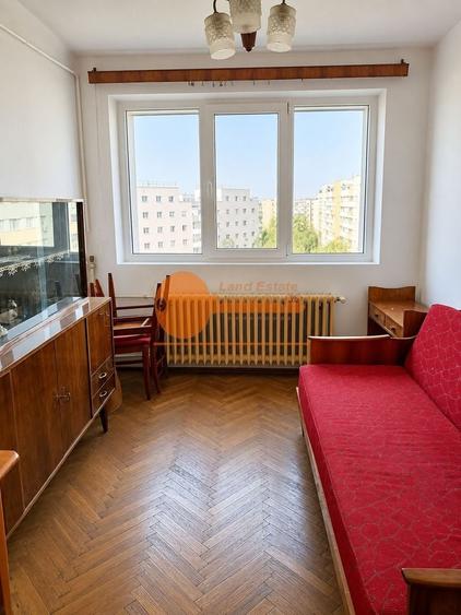 Apartament cu 3 camere semidecomandat, mobilat în Lujerului