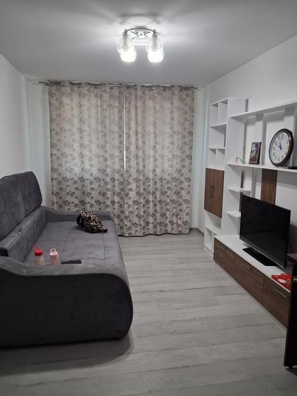 Apartament cu 2 camere decomandat în Micro 39