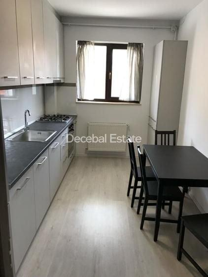 Apartament cu 2 camere semidecomandat, mobilat în Central