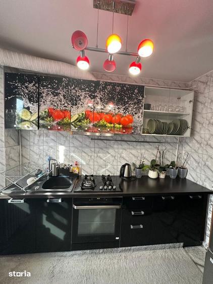 Apartament cu 3 camere semidecomandat în Militari