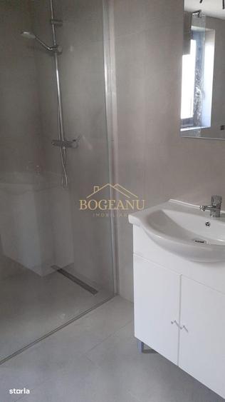 Casă cu 3 camere în Remetea Mică