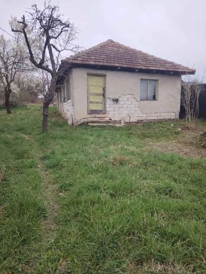 Casă individuală cu 2 camere cu Teren 4067 Mp în Glodeni