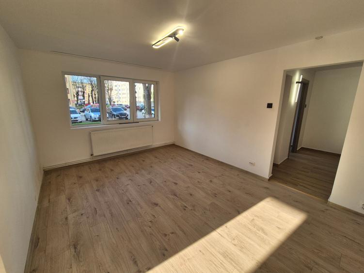 Apartament cu 2 camere semidecomandat în Micro I