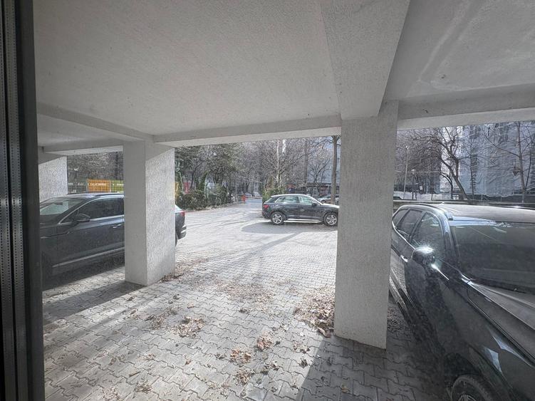 Spațiu comercial, de 240 mp, în Berceni