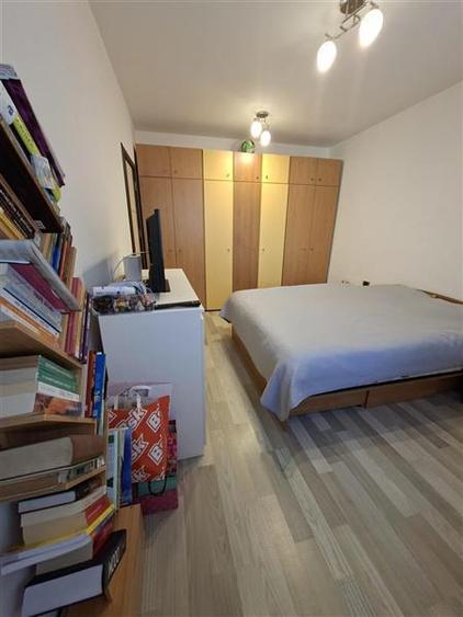 Apartament cu 3 camere nedecomandat, mobilat în Tractorul