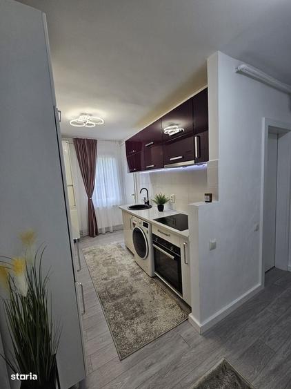 Apartament cu 3 camere decomandat în Vulcan