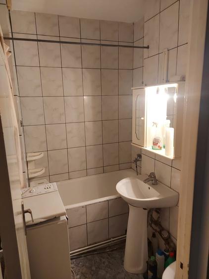 Inchiriez apartament 3 camere ultracentral, 280 Euro - 2