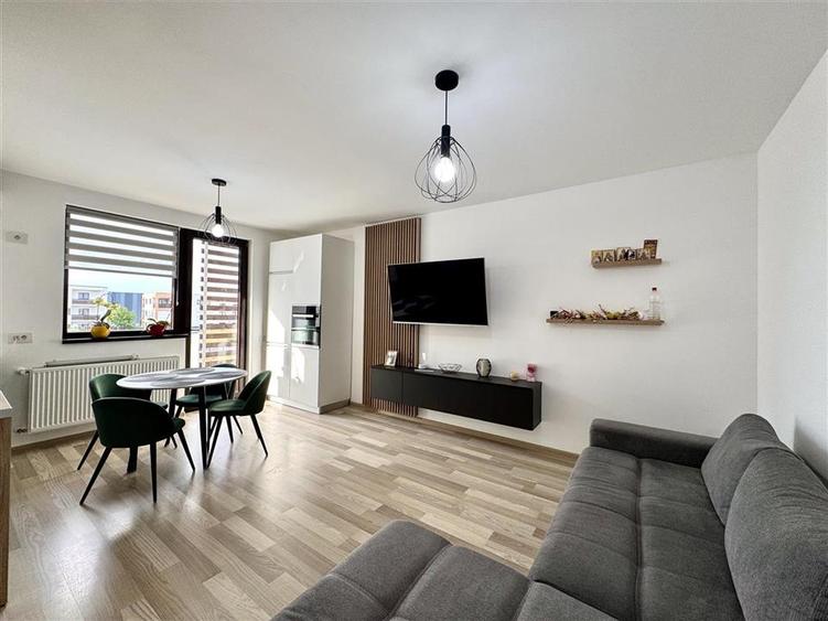 Apartament cu 2 camere decomandat, mobilat în Est