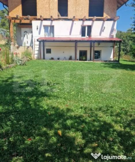 Casă cu 4 camere cu Canalizare în Bran