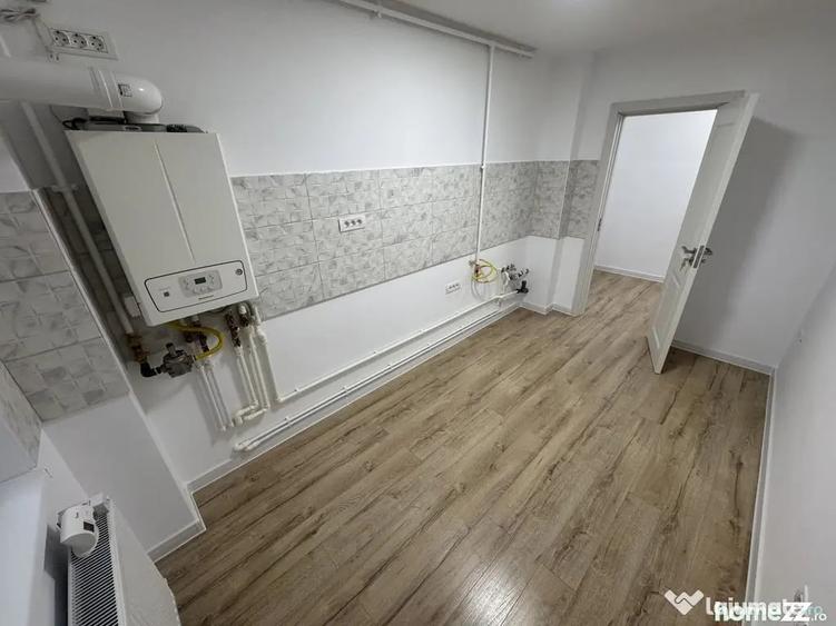 Apartament cu 2 camere decomandat în Trocadero