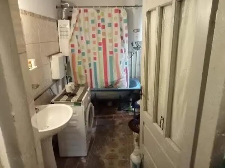 Casă cu 6 camere în Giubega