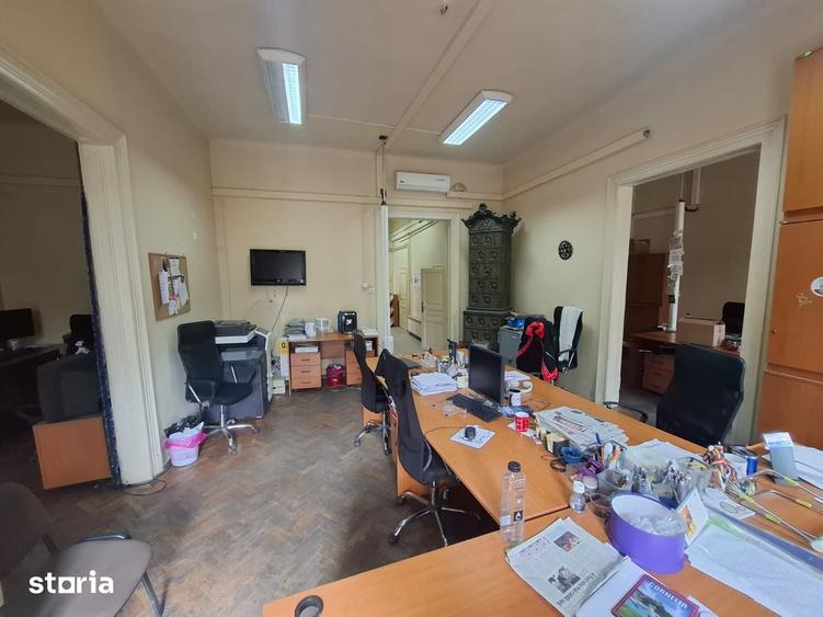 Apartament cu 4 camere în Central