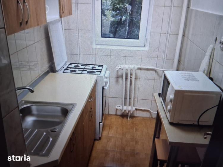 Apartament cu 2 camere decomandat în Tei