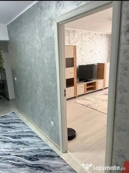 Apartament cu 2 camere decomandat în Micro 17