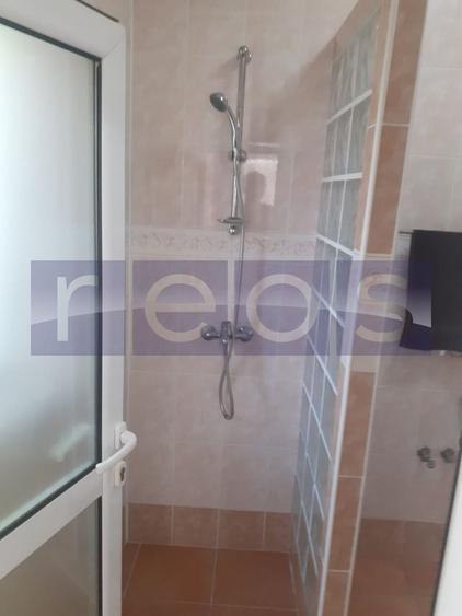 Casă individuală cu 8 camere cu Teren 200 Mp în Unirii