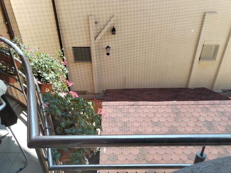 Apartament cu 5 camere decomandat în Calea Severinului