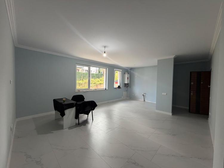 Apartament cu 2 camere semidecomandat în Florești