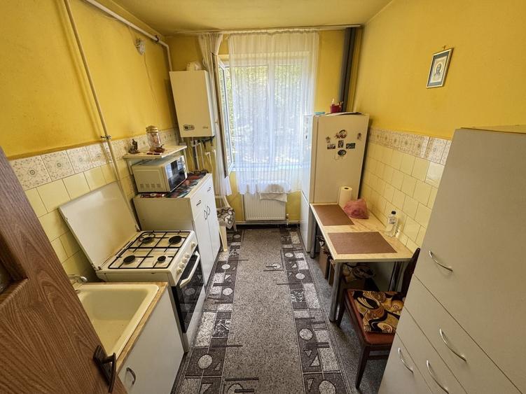 Apartament 3 camere zona Tomis Nord - Brotacei cu Centrala la Etajul 1 - 6