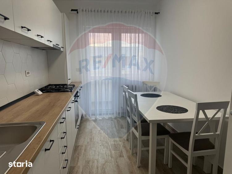 Apartament cu 3 camere decomandat, mobilat în Berceni