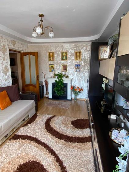 Apartament cu 3 camere decomandat în Central